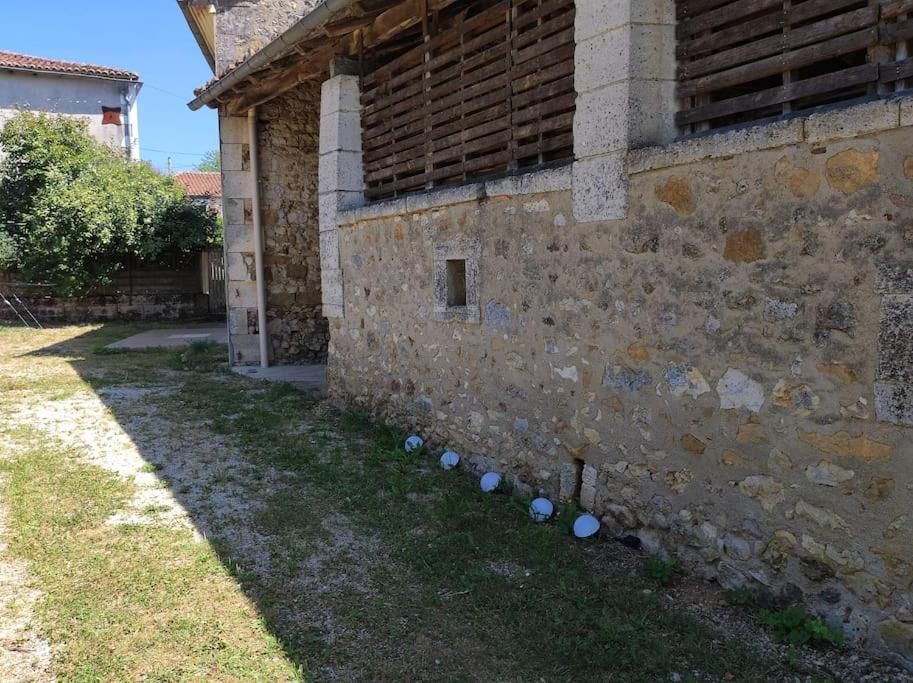 Maison De Campagne, Bulle De Verdure Montbron Zewnętrze zdjęcie